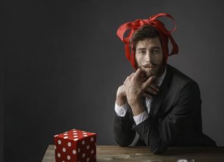 Что подарить девушке на день рождения — подарок настоящего джентльмена Оригинальные подарки на день рождения подруге